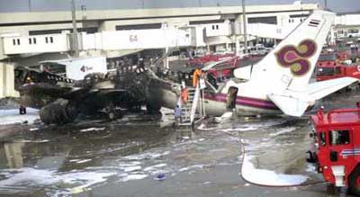 Accident d'un Boeing 737-4D7 de  Thai Airways International - Bangkok, Thaïlande