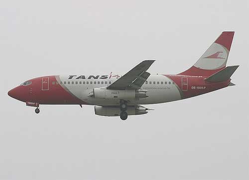 Aircraft similar to the one which crashed (Boeing 737-200)
