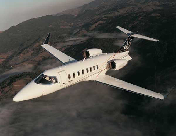 Aircraft similar to the one which crashed (Learjet 45)