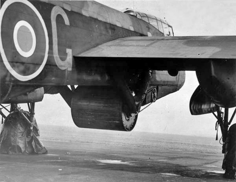 Bombe rebondissante sur un Avro Lancasters