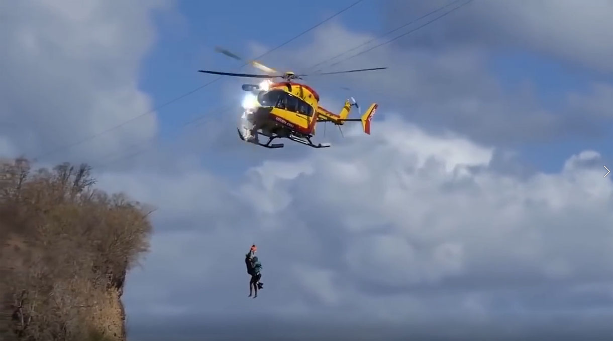 Le sauvetage en mer en hélicoptère frôle la catastrophe : un H145 percute des lignes électriques