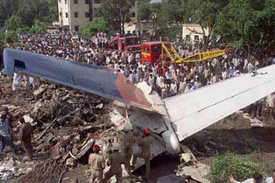 Alliance Airlines Boeing 737-2A8 plane crash - Patna, India