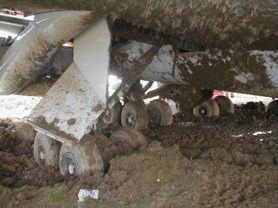 Photos du crash du Boeing 747 de Cameroon Airlines