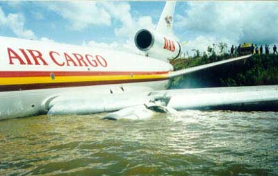 Photos du crash du DC-10-30 de DAS Air Cargo