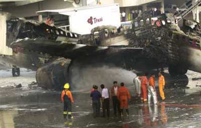 Photos du crash du Boeing 737 de Thai Airways International