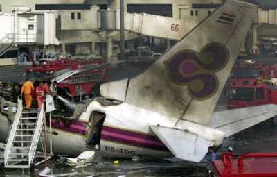 Photos du crash du Boeing 737 de Thai Airways International