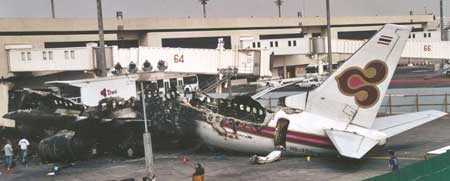 Photos du crash du Boeing 737 de Thai Airways International