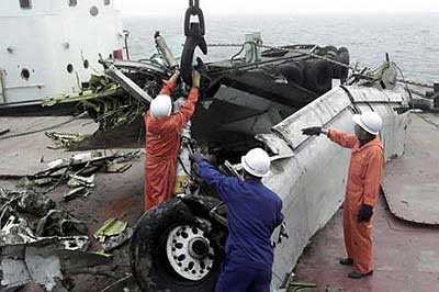 Accident Of A Md Operated By China Northern Airlines Off Dalian Yellow Sea China 1001 Crash