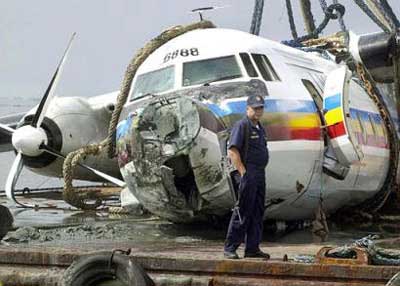Photos du crash du Fokker F-27 Friendsh de Laoag Airlines