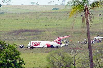 Accident d'un Fokker F-100 de  TAM Brazil - Aracatuba, Brésil