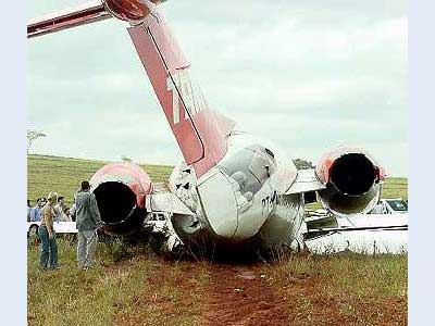 Photos du crash du Fokker F-100 de TAM Brazil