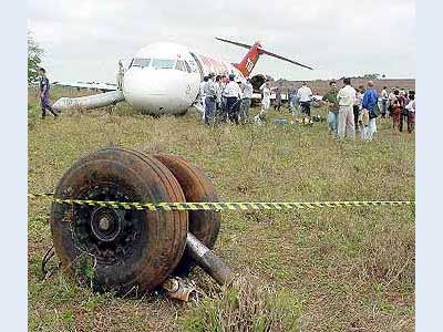 Photos du crash du Fokker F-100 de TAM Brazil