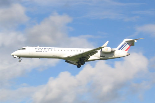Aircraft similar to the one which crashed (Canadair CRJ-100)