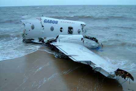 Photos du crash de l'Hawker Siddeley HS-7 de Gabon Express