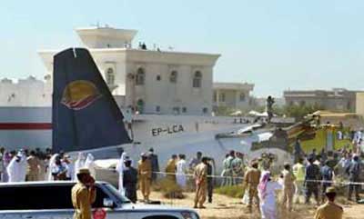 Photos du crash du Fokker F-50 de Kish Air