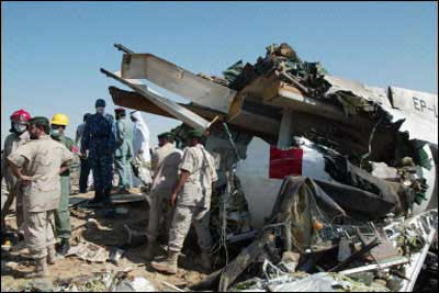 Photos du crash du Fokker F-50 de Kish Air