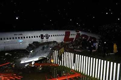 Photos du crash du MD-82 de Lion Airlines
