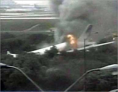Air France Airbus A340-313 plane crash - Toronto, Canada