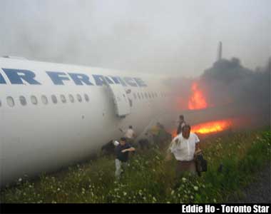Photos of the Air France Airbus A340 crash