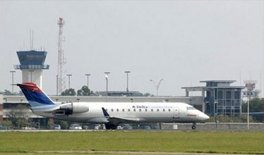 Aircraft similar to the one which crashed (Canadair CRJ-100)