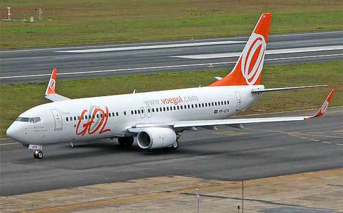 Aircraft similar to the one which crashed (Boeing 737-800)