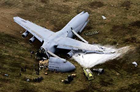 Photos du crash du Lockheed C-5 Galaxy de la US Air Force