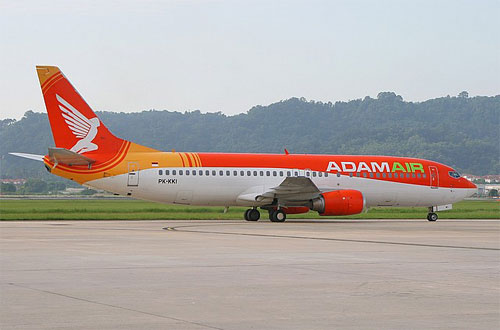 Aircraft similar to the one which crashed (Boeing 737-400 )