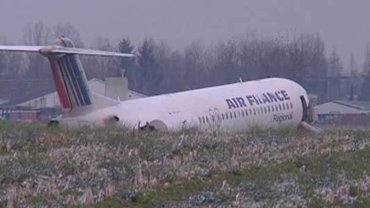 Photos of the Régional (Air France) Fokker F-100 crash