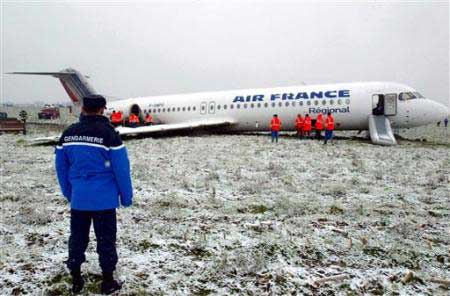 Photos of the Régional (Air France) Fokker F-100 crash