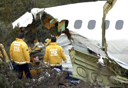 Photos du crash du MD-83 d'Atlasjet Airlines