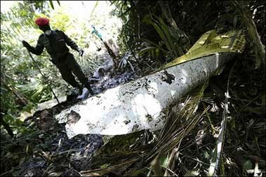 Photos du crash du Boeing 737 de Kenya Airways