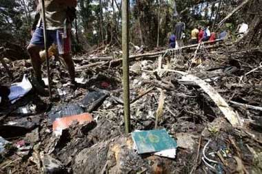 Photos du crash du Boeing 737 de Kenya Airways
