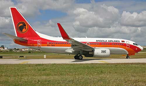 Aircraft similar to the one which crashed (Boeing 737-2M2)