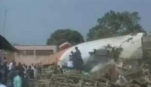 Photos du crash du Boeing 737 de TAAG