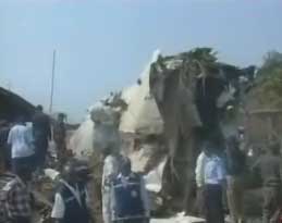 Photos du crash du Boeing 737 de TAAG