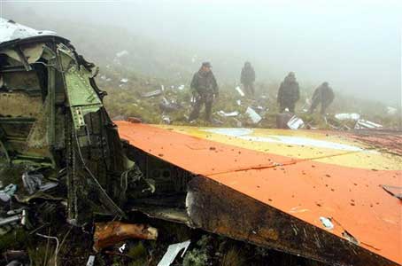 Photos of the Conviasa Boeing 737 crash