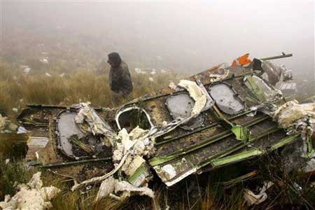Photos of the Conviasa Boeing 737 crash
