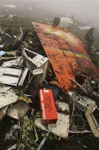 Photos of the Conviasa Boeing 737 crash