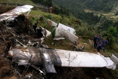 Photos du crash du DHC-6 Twin Otter 300 d'Yeti Airlines