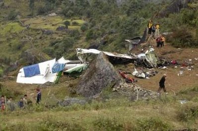 Photos du crash du DHC-6 Twin Otter 300 d'Yeti Airlines