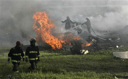 Photos du crash du Boeing 747 cargo de Kalitta Air