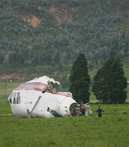 Photos du crash du Boeing 747 cargo de Kalitta Air