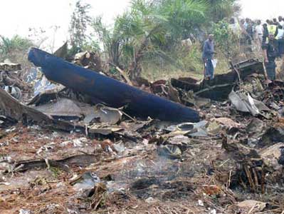 Photos du crash de l'Antonov 12BK d'Aero Fret Business