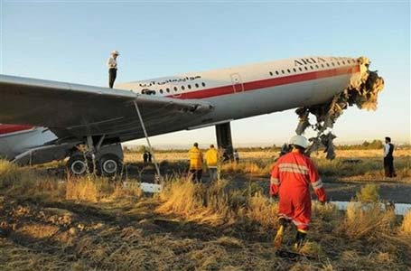 Aria Air Ilyushin IL-62M plane crash - Mashhad, Iran