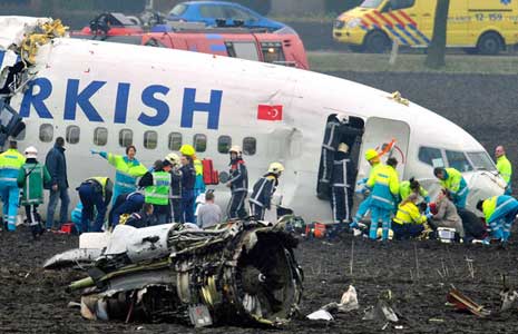 Photos of the Türk Hava Yollari Boeing 737 crash