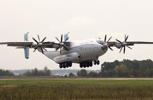 Aircraft similar to the one which crashed (Antonov AN-22)
