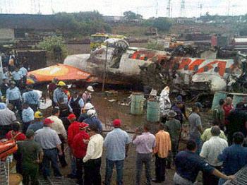 Photos du crash de l'ATR-42 de Conviasa