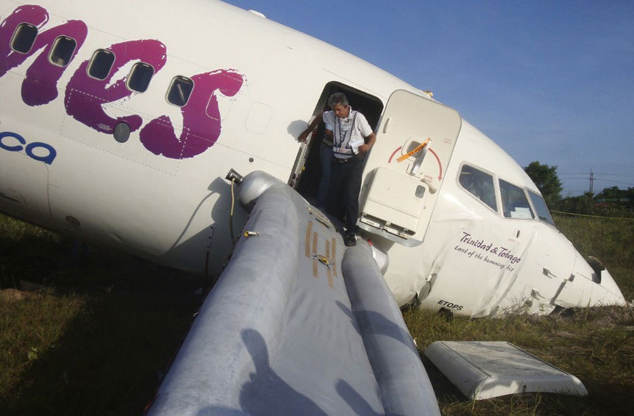 Accident of a Boeing 737 operated by Caribbean Airlines