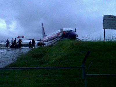 Accident d'un Boeing 737-400 de  Sriwijaya Air  - Yogyakarta, Indonésie