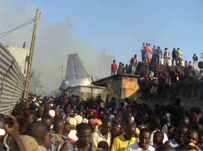 Photos du crash de l'Antonov 12BP de Trans Air Congo